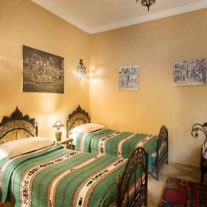 Habitación Estándar con 2 Camas Individuales